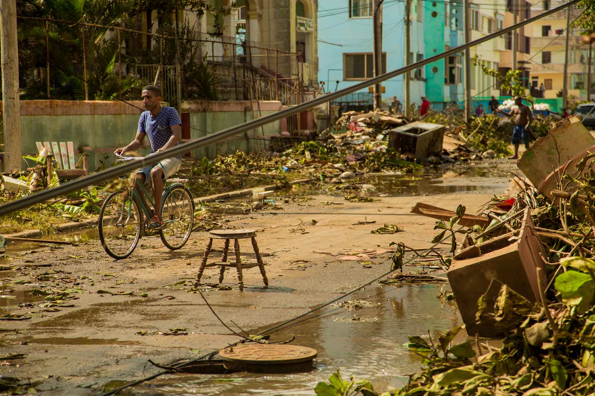 La calle L arruinada por las aguas (Foto: Jorge Ricardo)