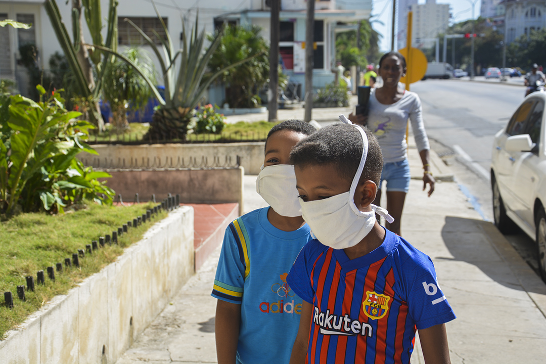 Se recomienda el uso de mascarilla facial en los espacios públicos (Foto: Yailín Alfaro)