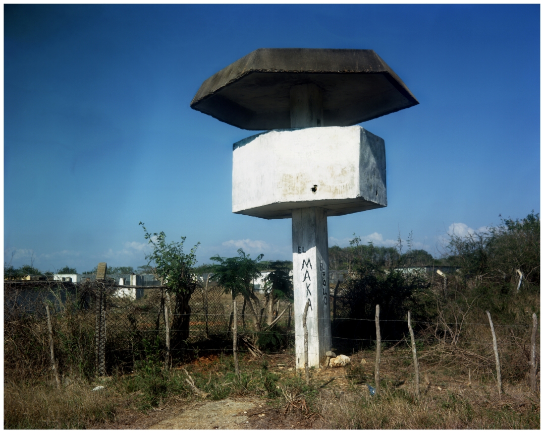 Posta de vigilancia (de la serie La Ciudad de lo Absoluto, 2016 - 2020. Foto: Irolan Maroselli)