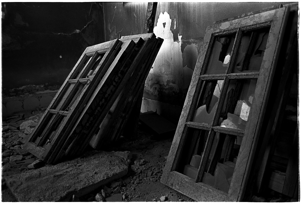 Foto tomada en el interior del Teatro Auditorium Amadeo Roldrán en 1984. Entre los años 1977 y 1999 el teatro permaneció clausurado (Foto: Sebastián Elizondo).